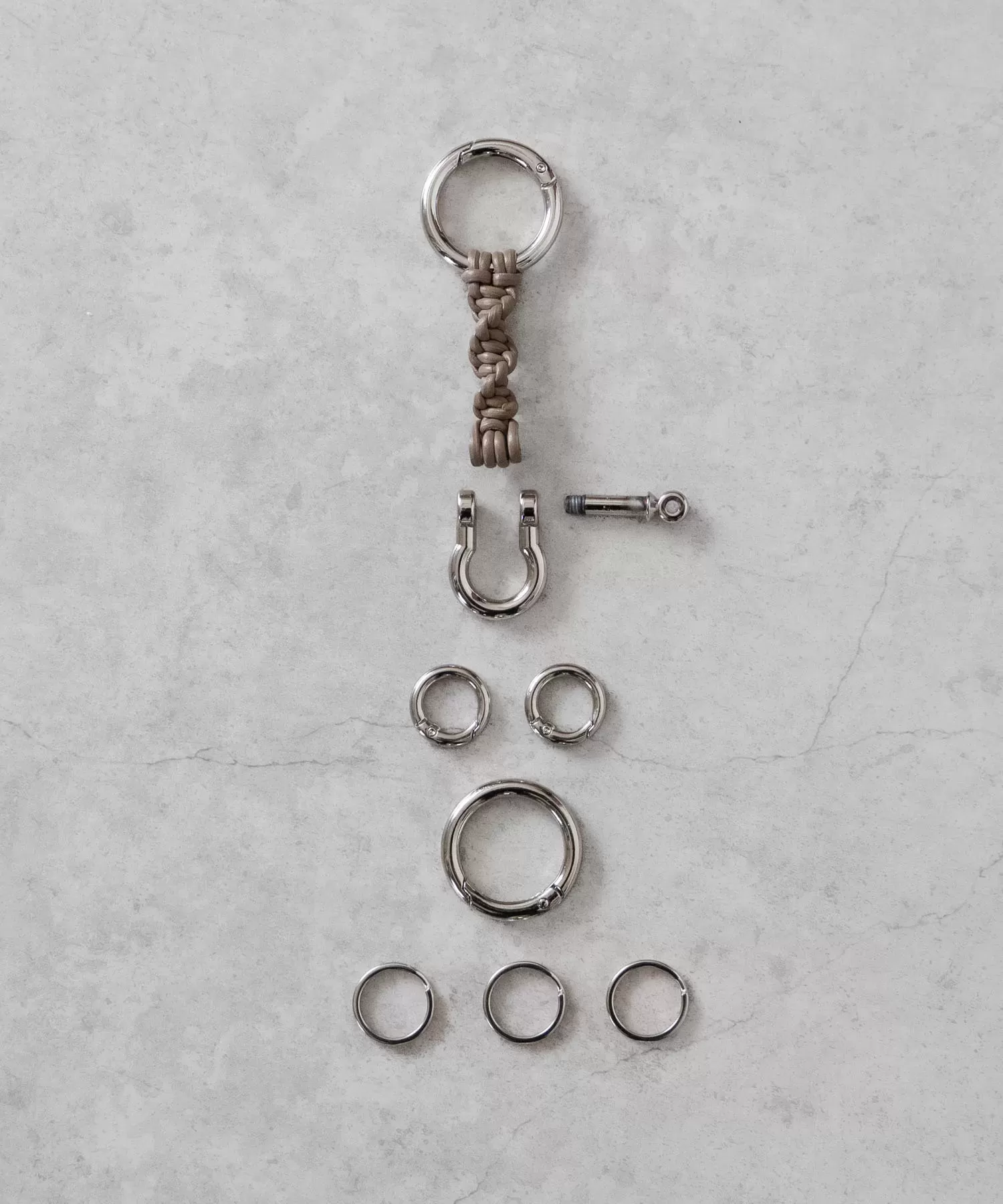 スパイラル ブレーディング レザーキーチェーン